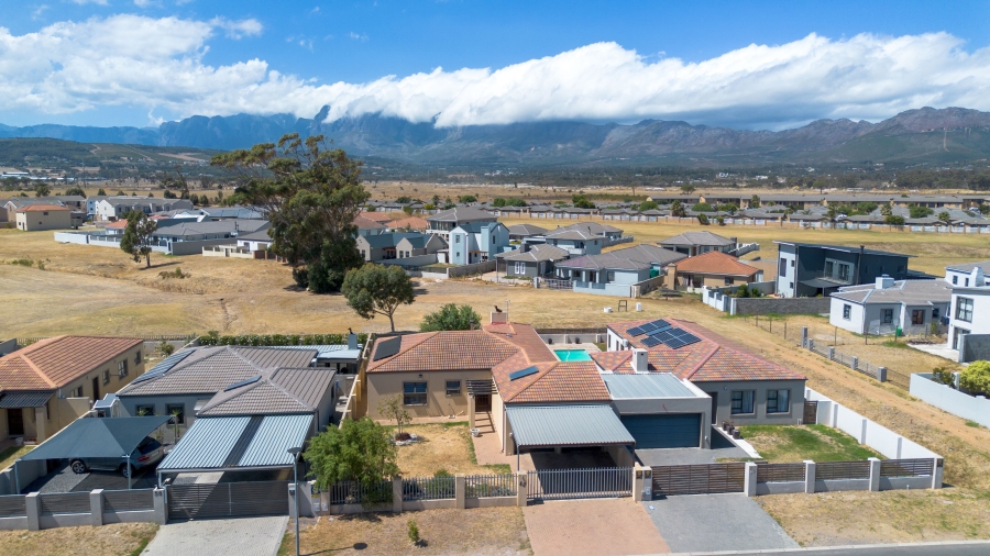 3 Bedroom Property for Sale in Fairview Golf Estate Western Cape